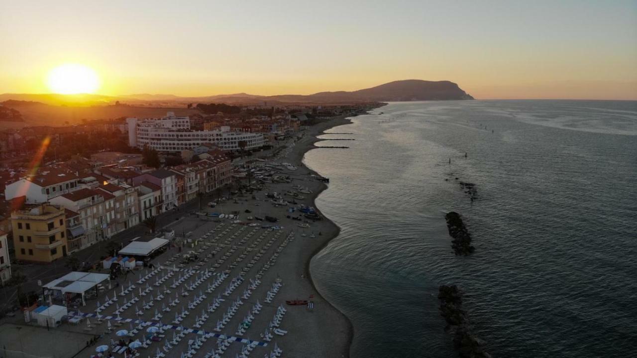 Achille Hotell Porto Recanati Eksteriør bilde